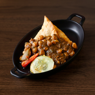 Samosas W' Chole